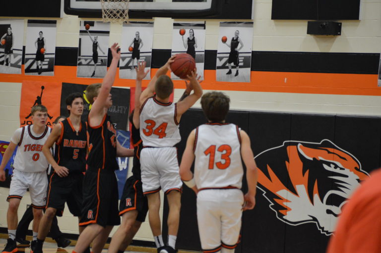Boys Hoops: Napavine runs away from Rainier in a blow out