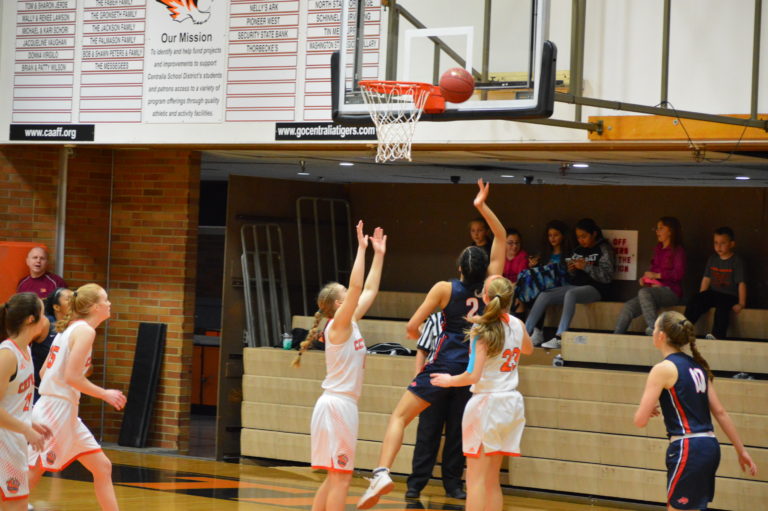 Girls Hoops: Black Hills fires on all cylinders over Centralia for sole possession of 2nd place