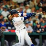 MLB: Mental Errors & Missed Opportunities Haunt Mariners in Extra Innings Loss